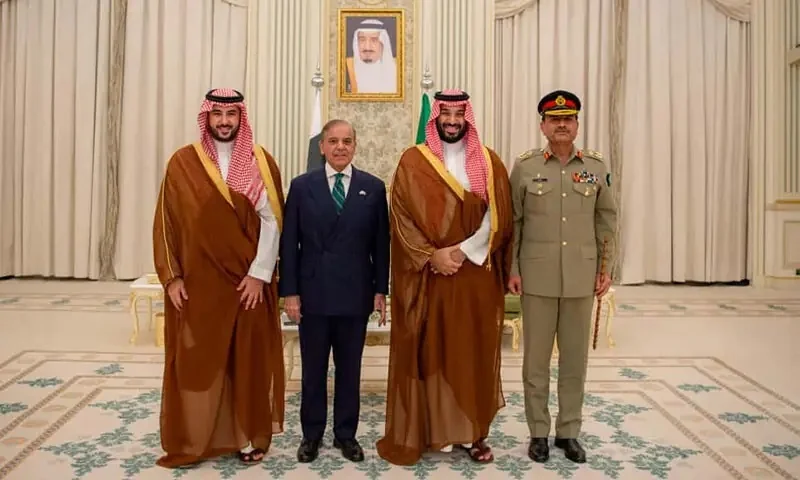 Саудитска Арабия подписа пакт за „стратегическа взаимна отбрана“ с Пакистан