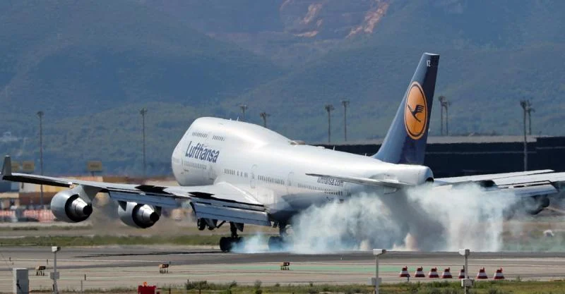 Lufthansa и Air France ще плащат с почти 2 млрд. евро повече за въглеродни емисии