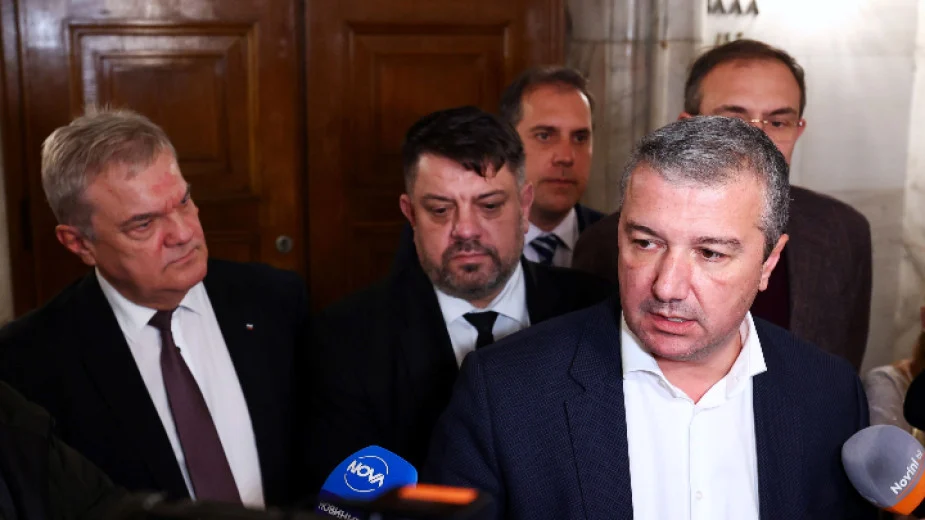 Разговорът между ГЕРБ и БСП е бил за политики, а не за съставяне на правителство