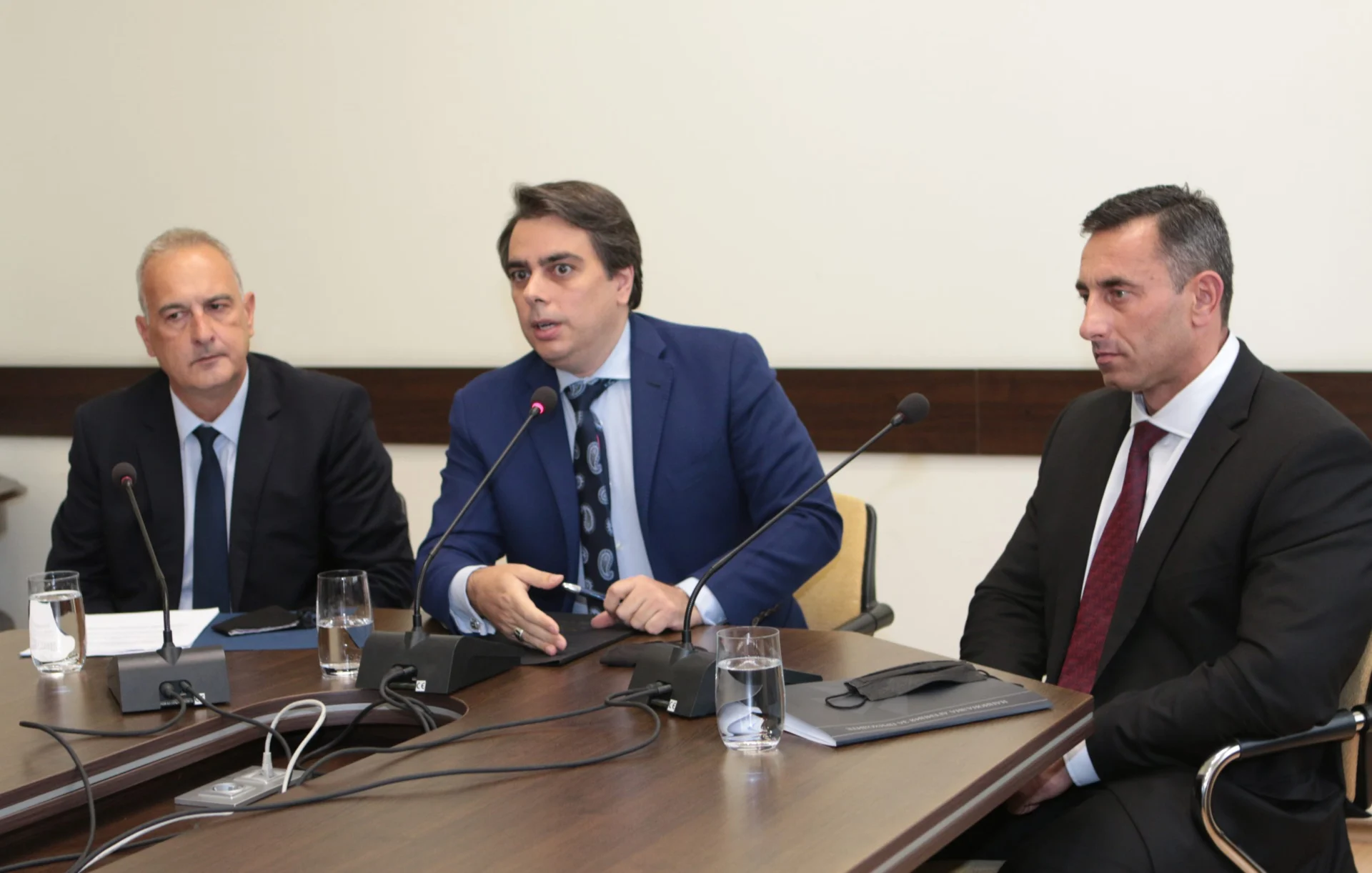 Министерство на финансите Павел Тонев Асен Василев Румен Спецов