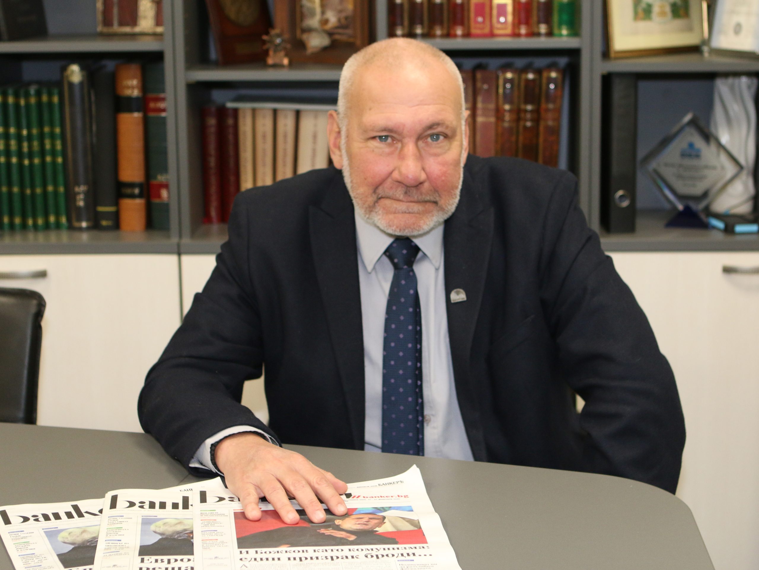 проф. Николай Овчаров