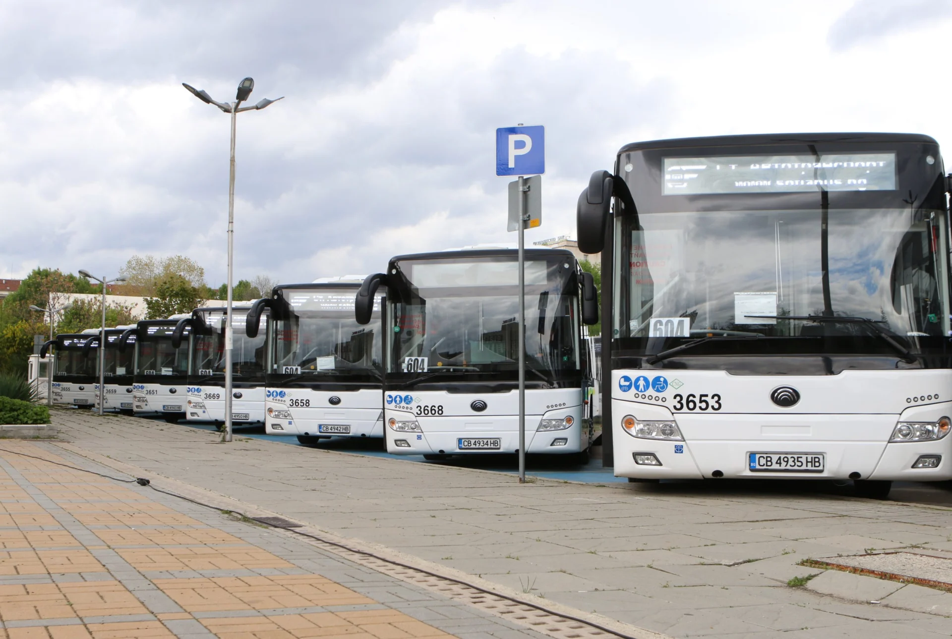Нови автобуси итонг за столичен автотранспорт Йорданка Фандъкова...