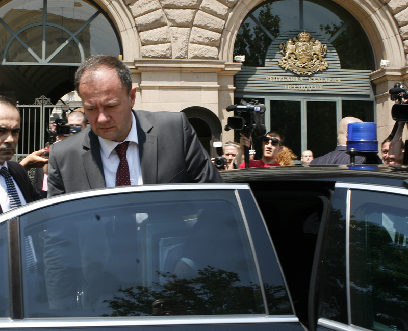 Михаил Миков