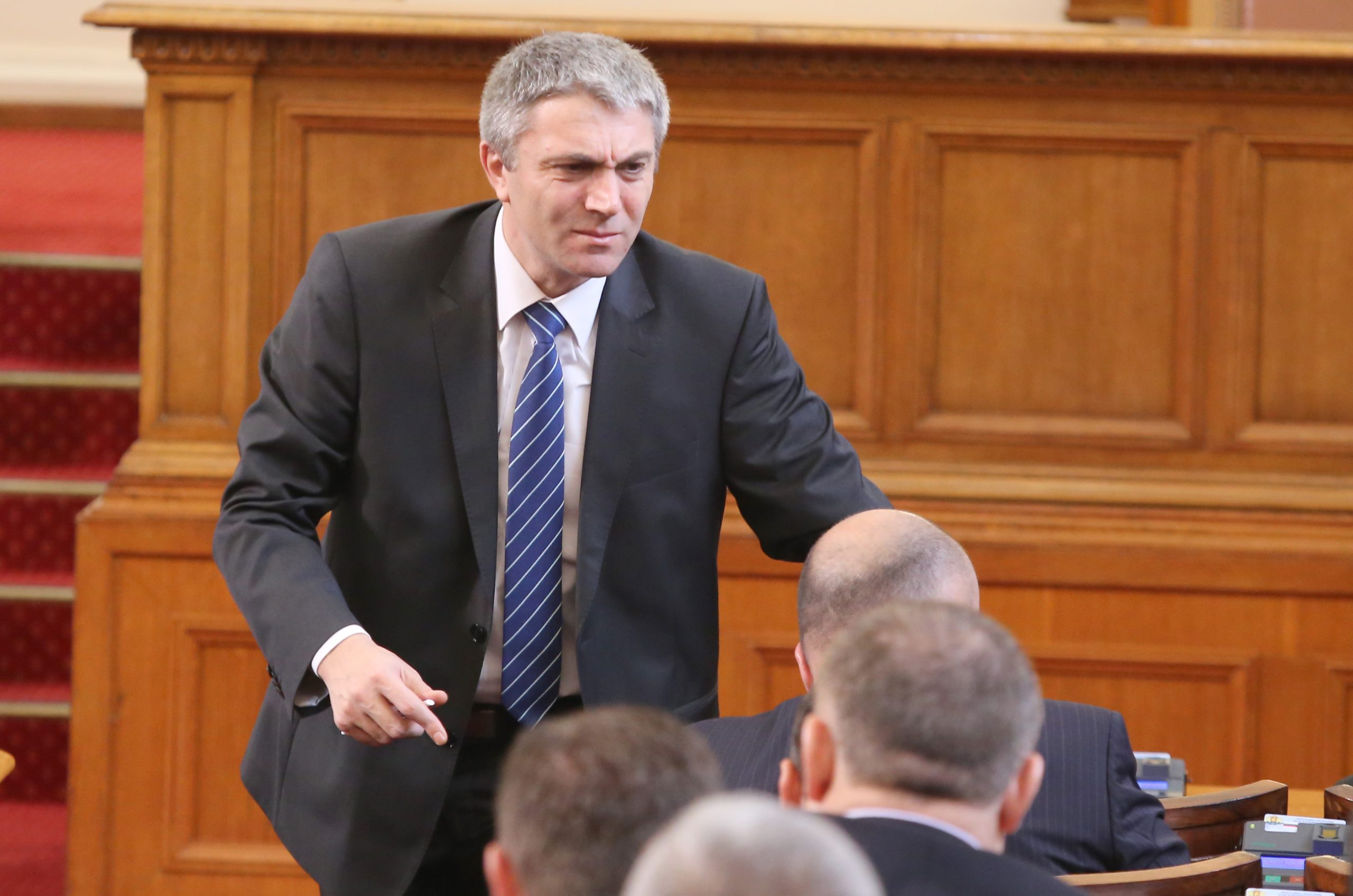 Парламент Мустафа Карадайъ