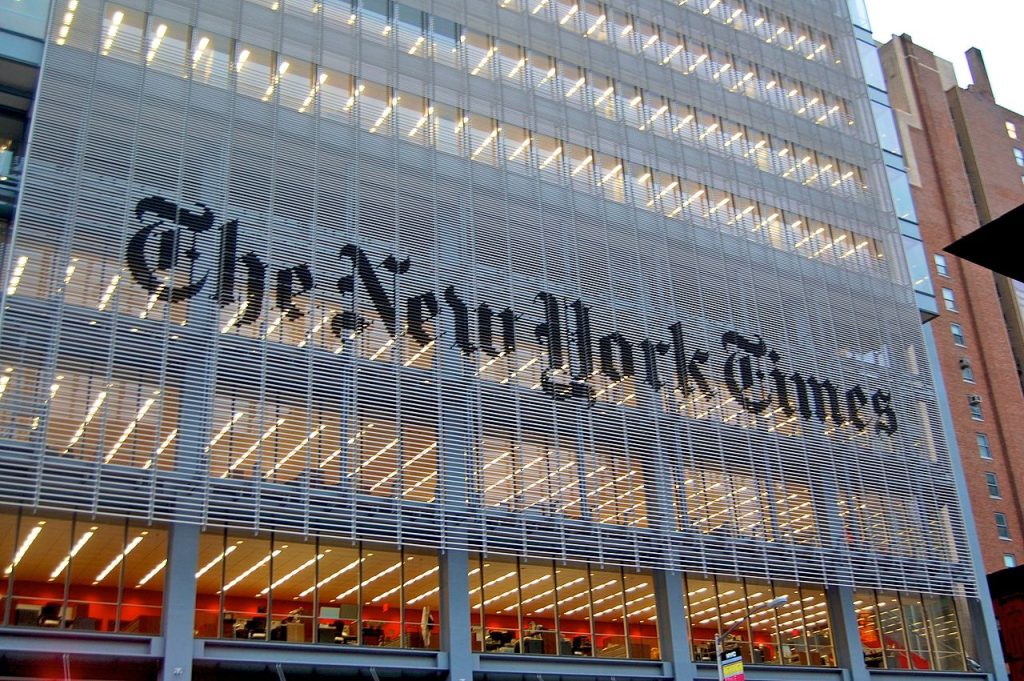 NYT обвини ChatGPT и Microsoft в незаконно използване на журналистически материали 2 Новият стъклен офис на Ню Йорк Таймс