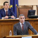 Парламент вот на недоверие към кабинета на Кирил Петков Андрей Гюров
