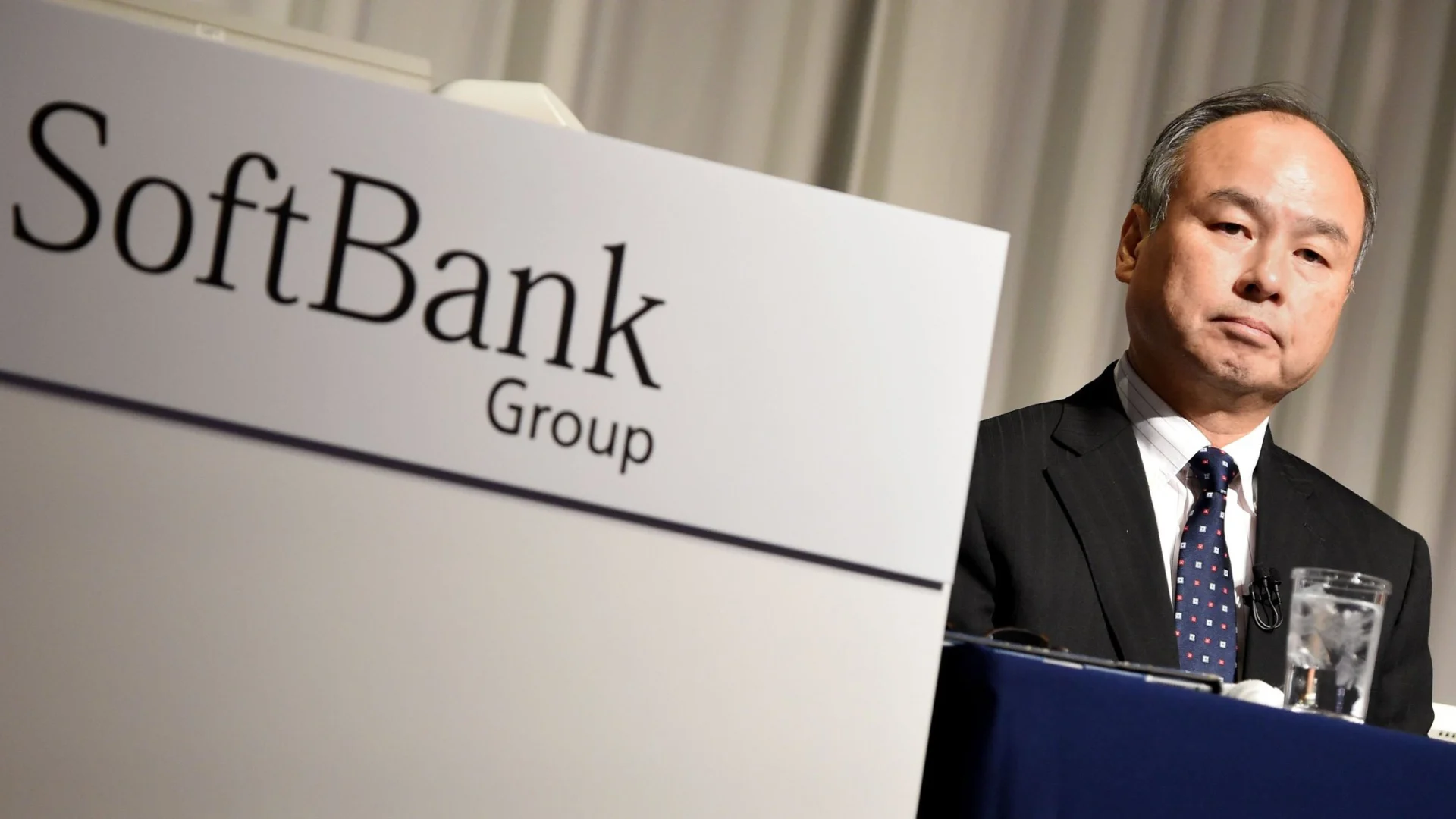 Softbank загуба