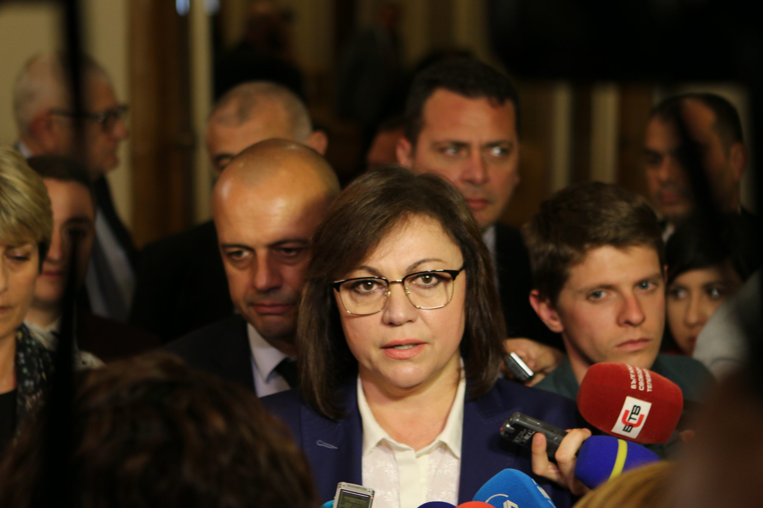Парламент Корнелия Нинова БСП