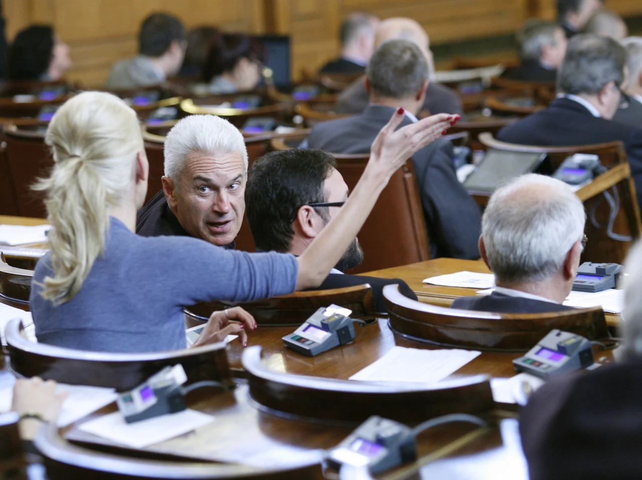 ПарламентВолен Сидеров - Атака