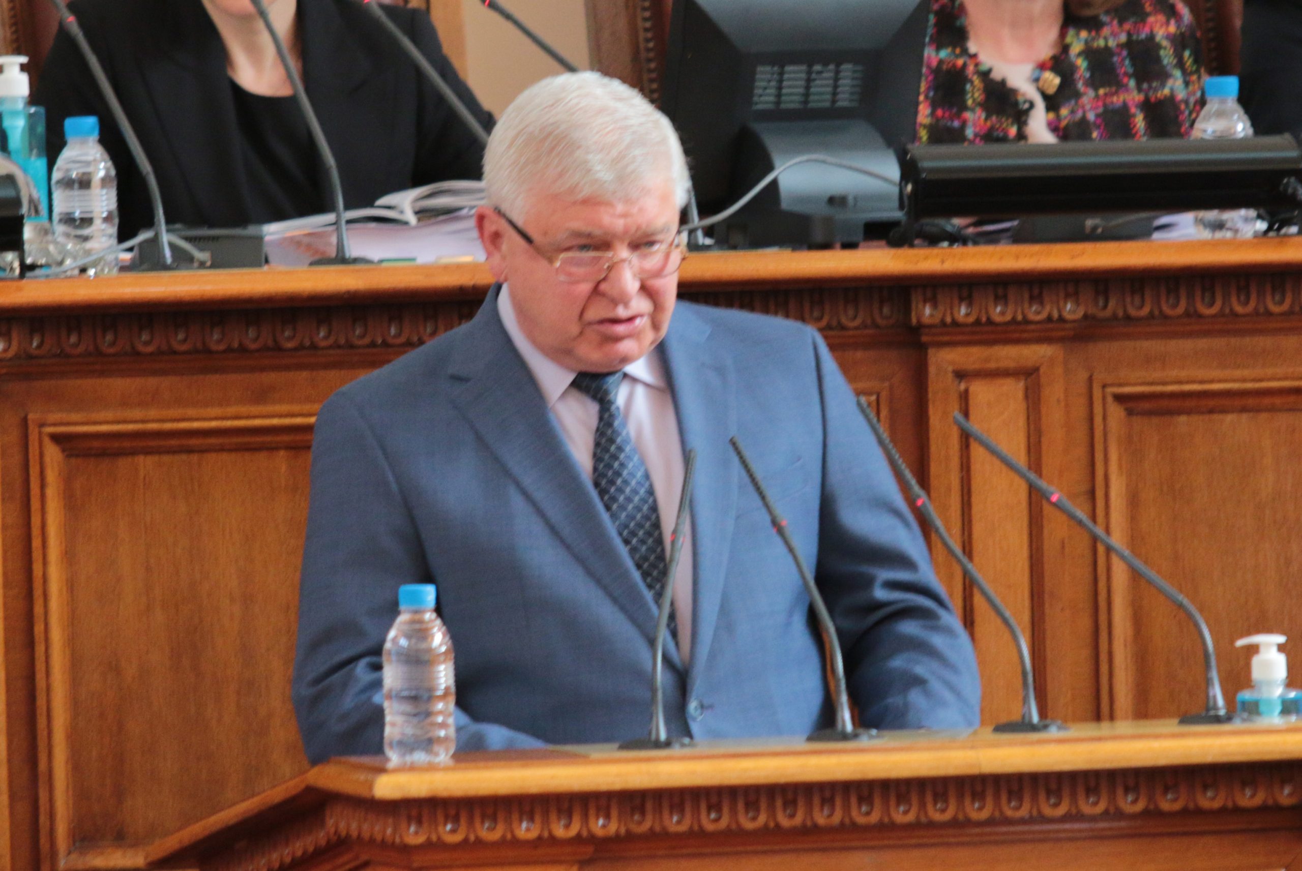 Парламент Кирил Ананиев
