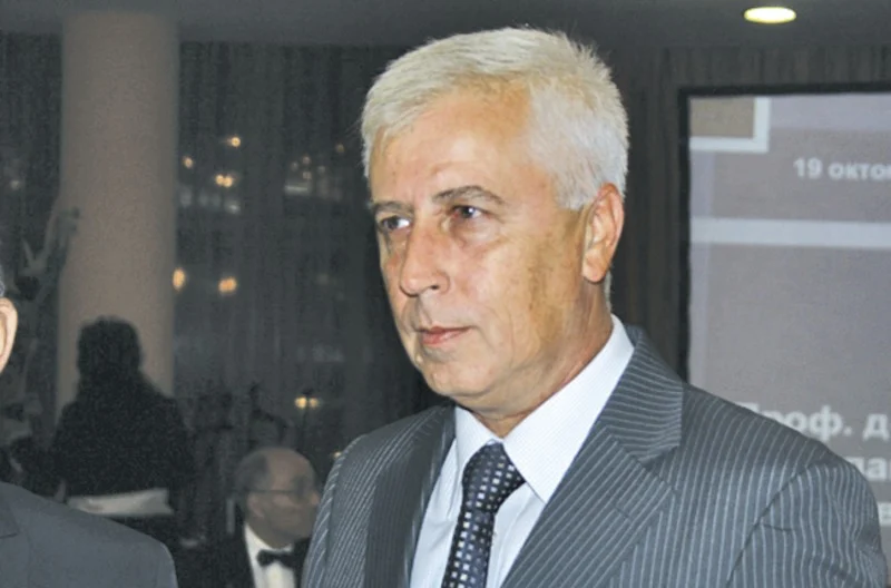 Николай Петров