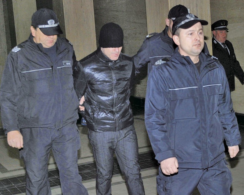 Вероятна цел на отвличането е да се затвори устата на Брендо.