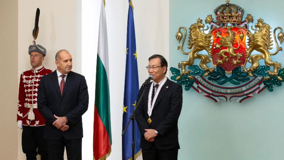 Президентът Румен Радев удостои посланика на Япония в България Хисаши