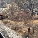 Дерайлиралите цистерни в жп катастрофата при Пирот все още са на линиятаСнимка: Портал Пирот плюс
