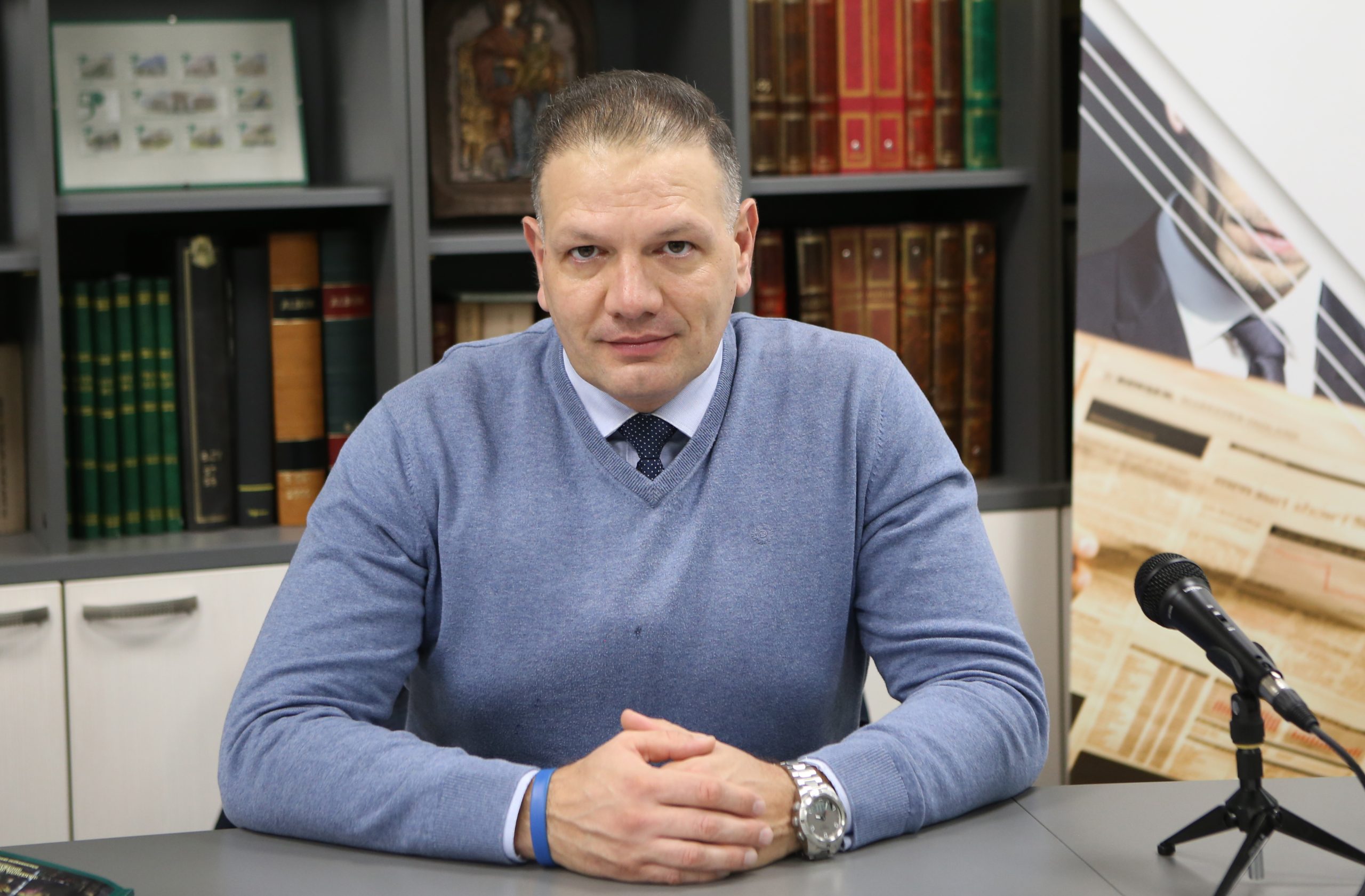 Петър Славов
