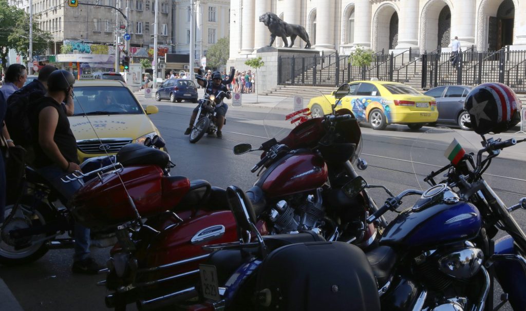 Протест на мотористи пред Съдебната палата