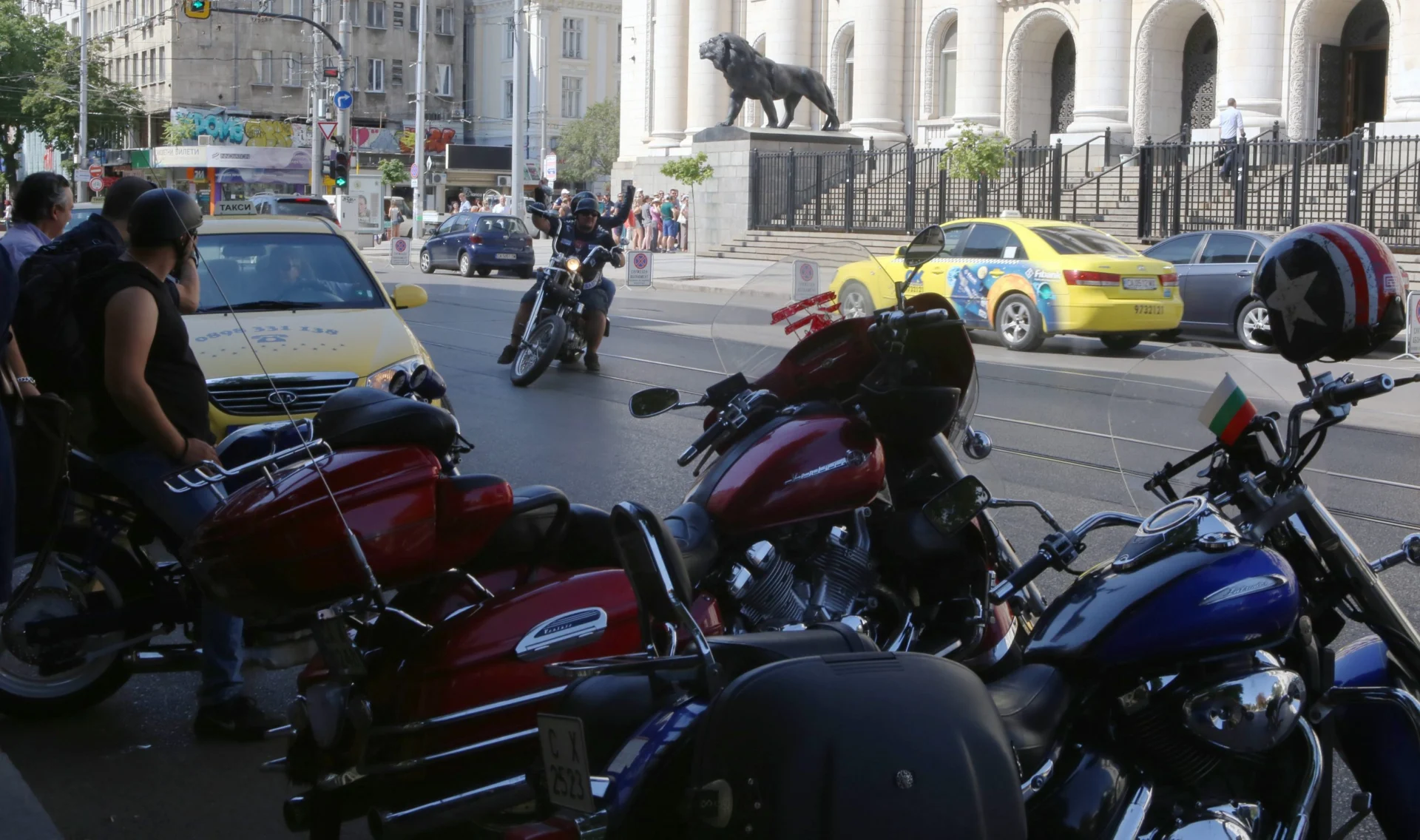 Протест на мотористи пред Съдебната палата
