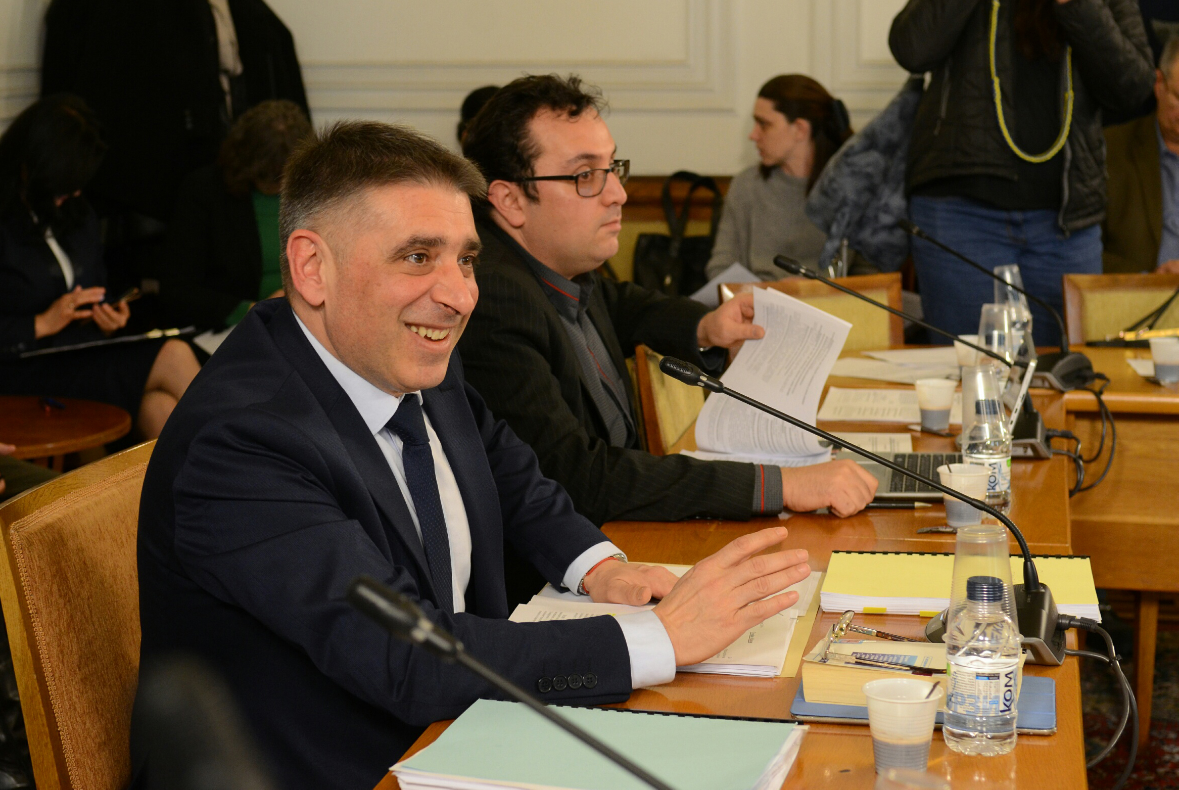 Парламент Правна комисия българска машина за гласуване