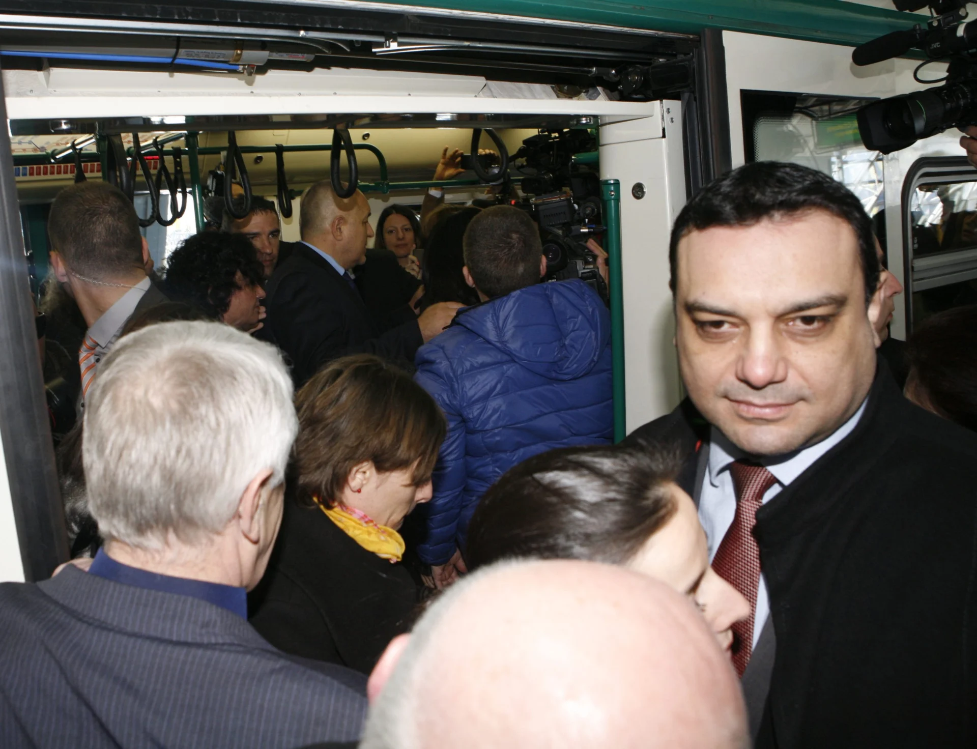 метростанция „Летище София“ се състоя церемонията по пускане на метрото до Летище София. Бойко Борисов - министър - председател Йорданка Фандъкова - кмет на София Ивайло Московски - министър на транспорта