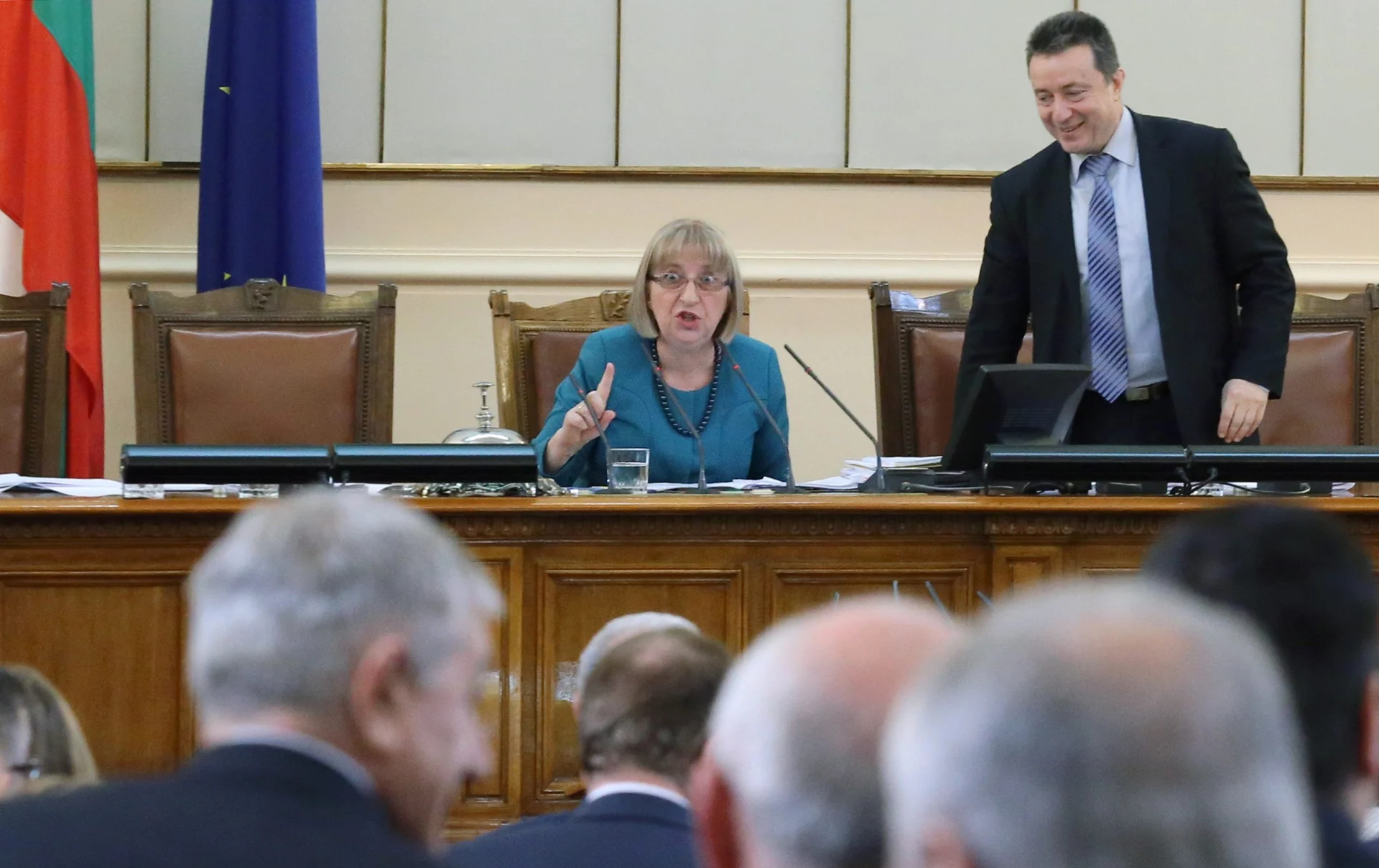 Парламент - Цецка Цачева