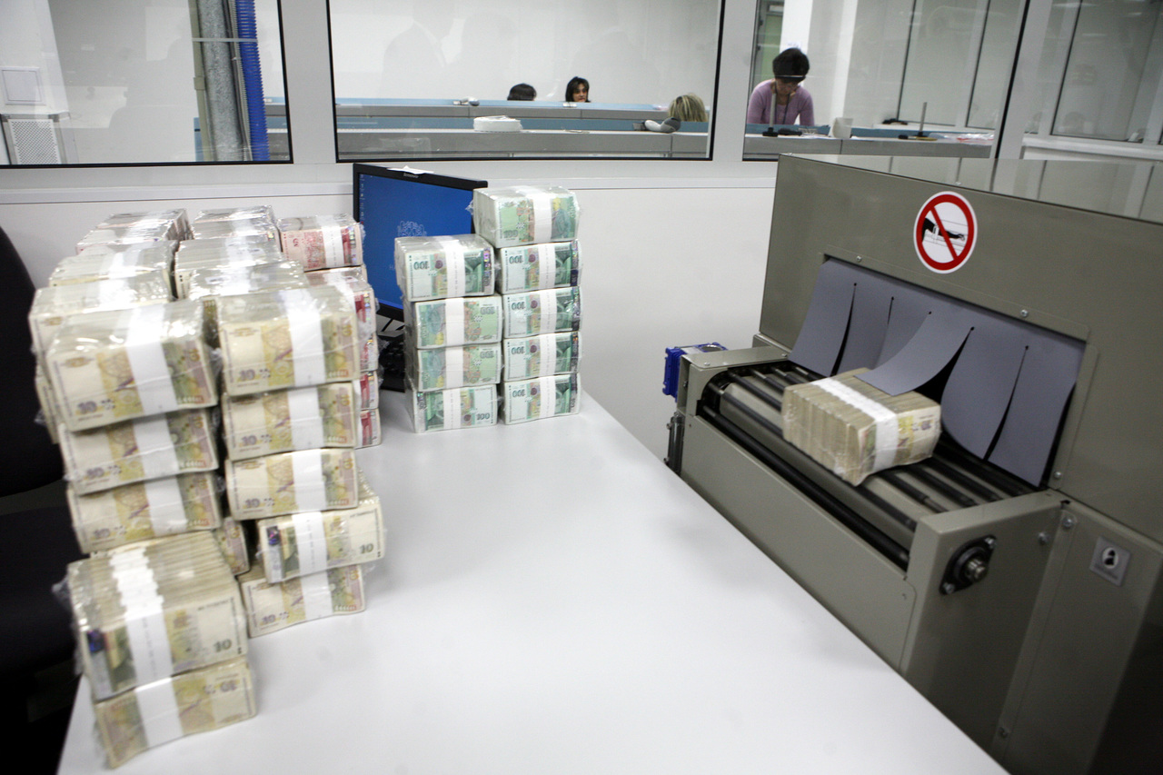 БНБ Касов център машина за броене на пари