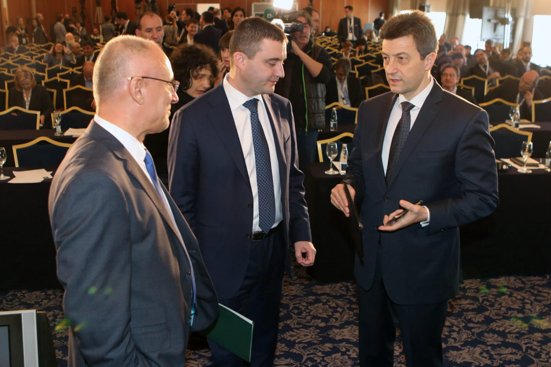 Десета среща на бизнеса с правителството Димитър Радев - управител на БНБ Владислав Горанов - министър на финансите Петър Андронов - председател АББ