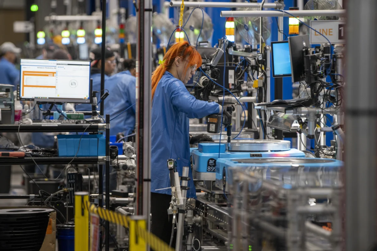 Брюксел натиска 70% от най-важните стоки да бъдат "произведени в Европа"