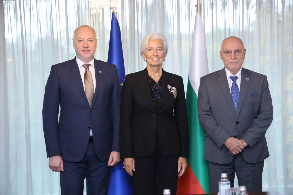 Еврото е стратегически избор, който затвърждава мястото на България в обединена Европа, заяви Желязков