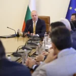 Желязков провежда работно съвещание във връзка със ситуацията в Близкия изток