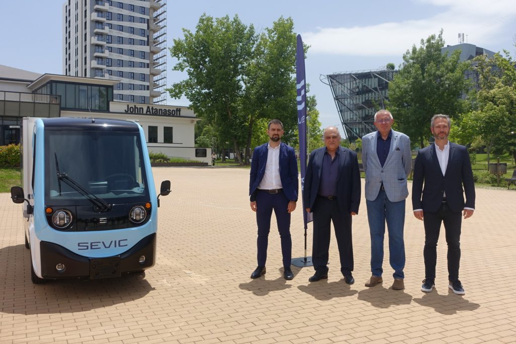 София Тех Парк получи подарък български електрически камион
