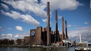 Volkswagen влиза в сблъсък с профсъюзите за работните места