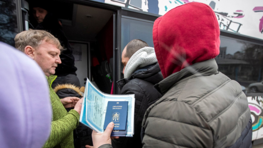 украински бежанци