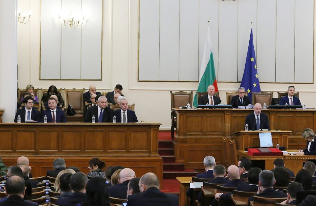 Парламент Николай Габровски гласуване кабинет