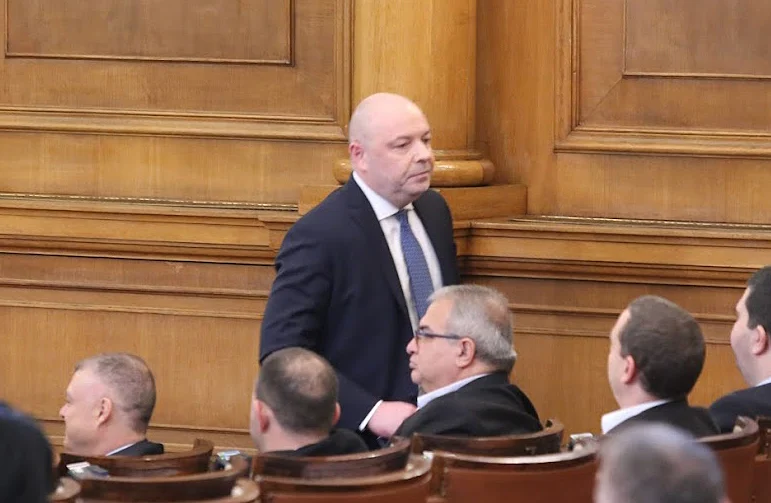 Парламент Николай Габровски гласуване кабинет