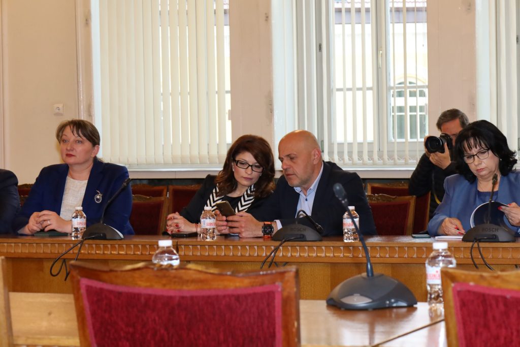 Парламент ГЕРБ Десислава Атанасова Томислав Дончев