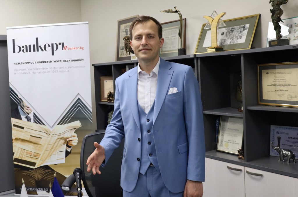 Искрен Митев: Атаките срещу редовния кабинет са яростни (част І) 10 Искрен Митев