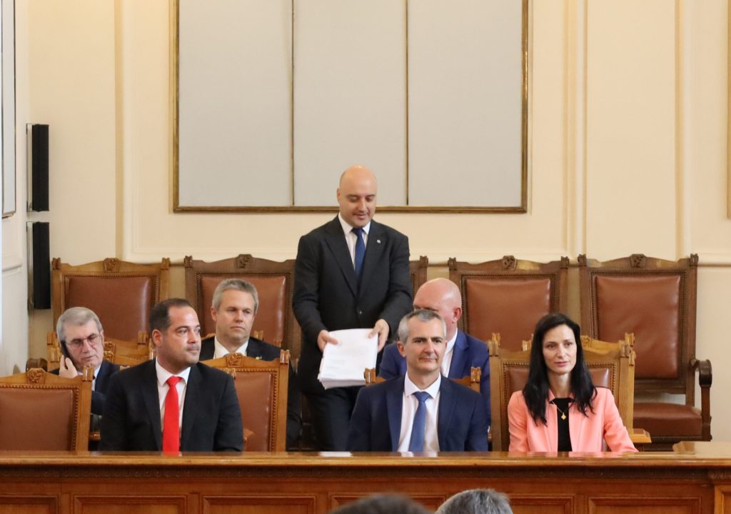 Парламент Мария Габриел правителство