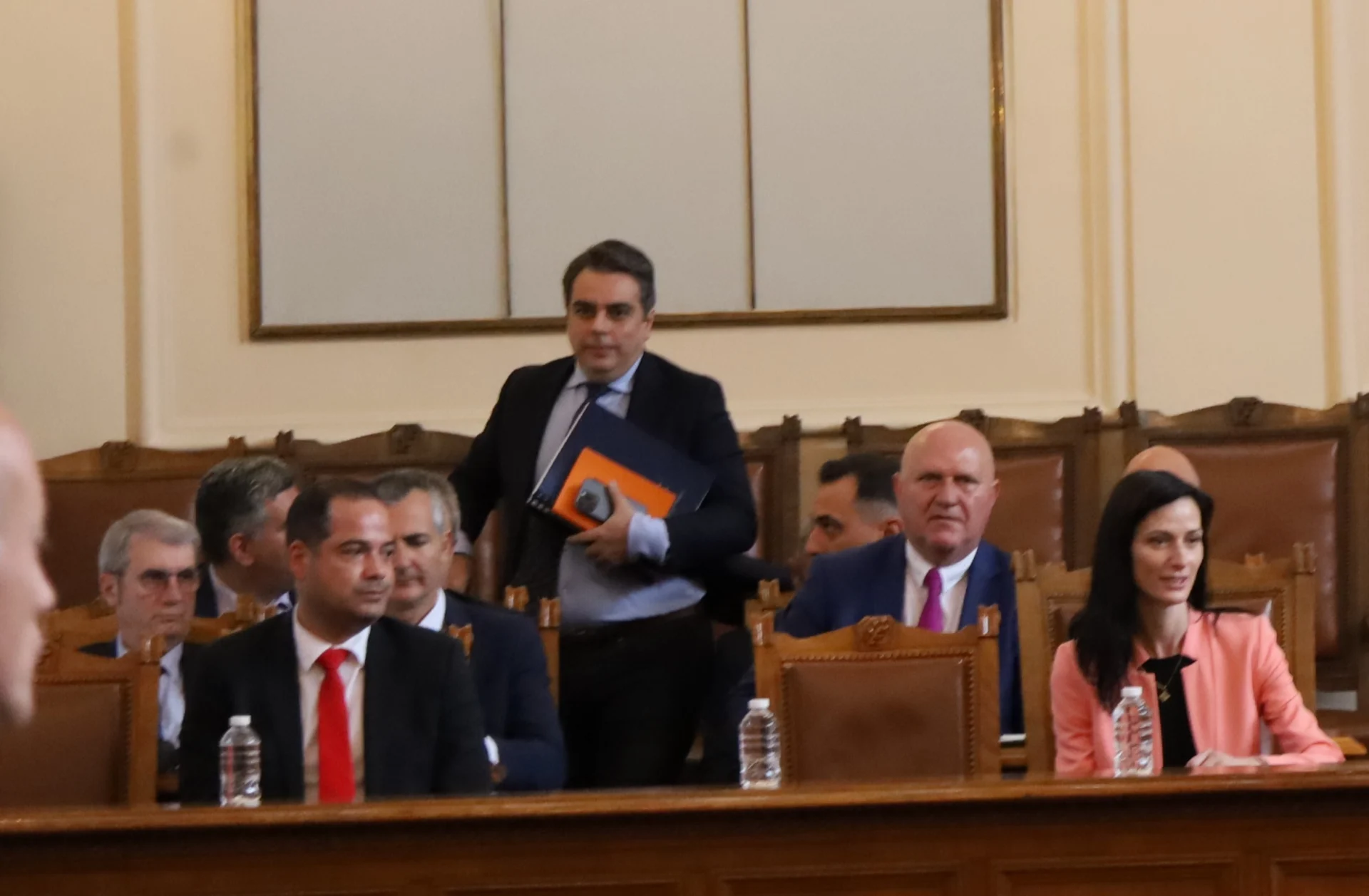 Парламент Асен Василев Мария Габриел правителство