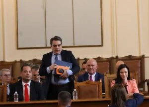 Парламент Асен Василев Мария Габриел правителство