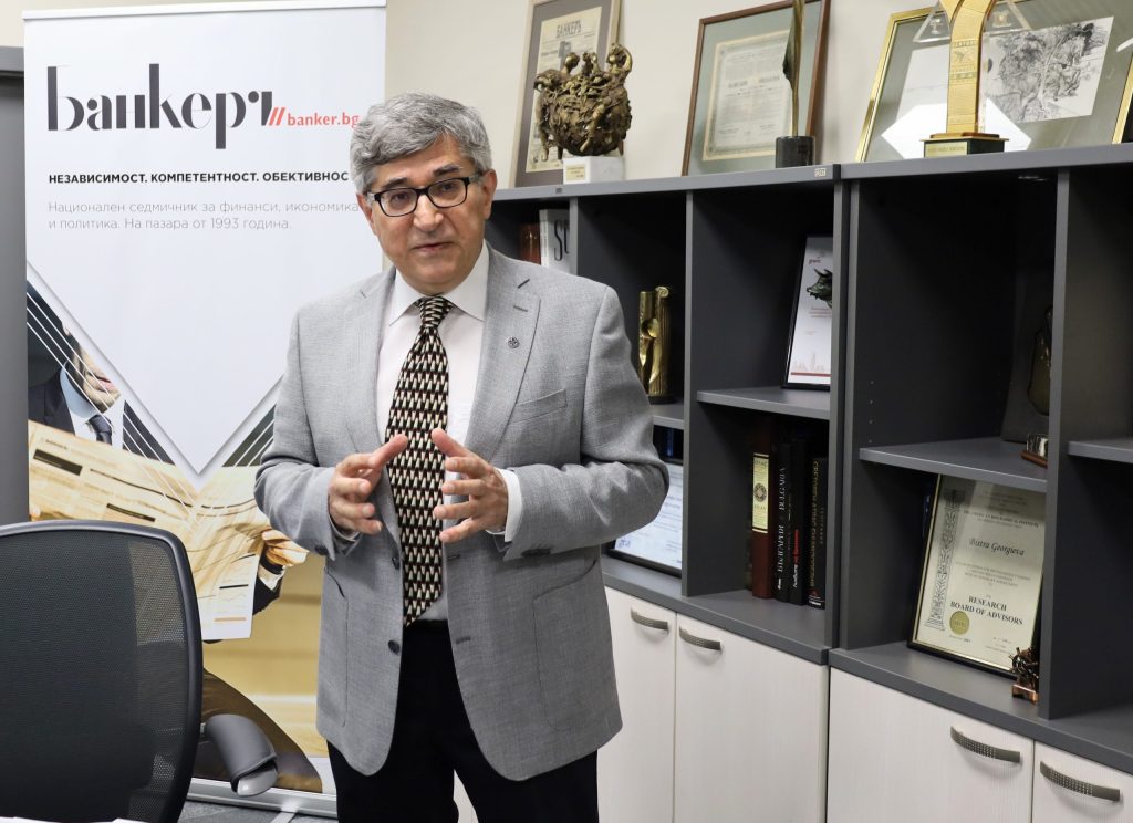 Проф. Румен Кънчев: Мъск е най-силният човек около Тръмп, а интересите му зависят от Русия и Китай (част 1) 9 Румен Кънчев