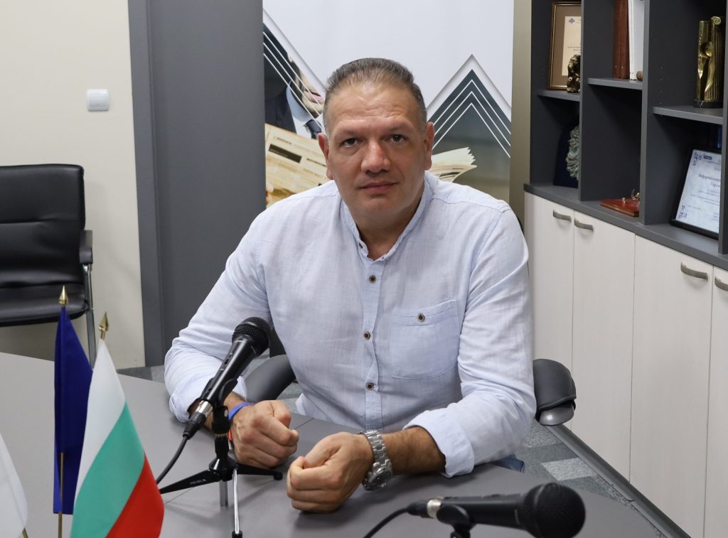 Петър Славов