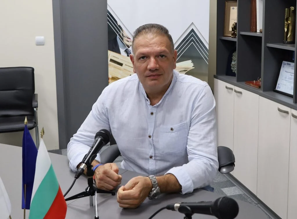 Петър Славов