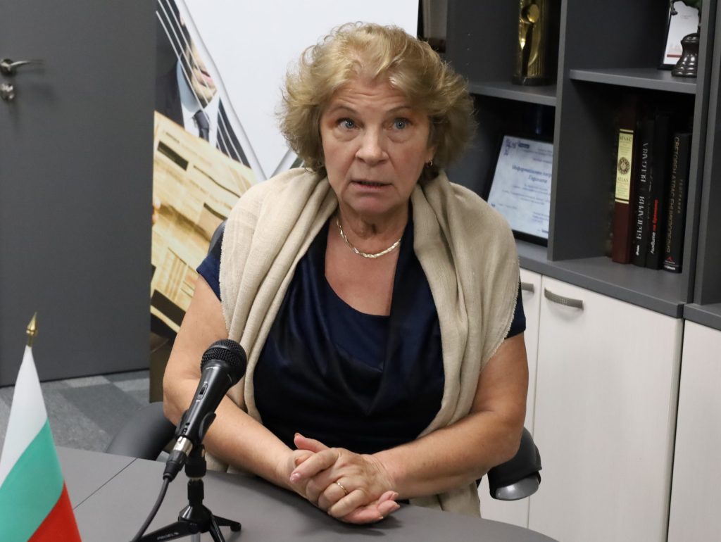 Румяна Дечева: Всяка фалшива новина, създадена от политик, трябва да бъде разследвана (част ІІ) 1 Румяна Дечева