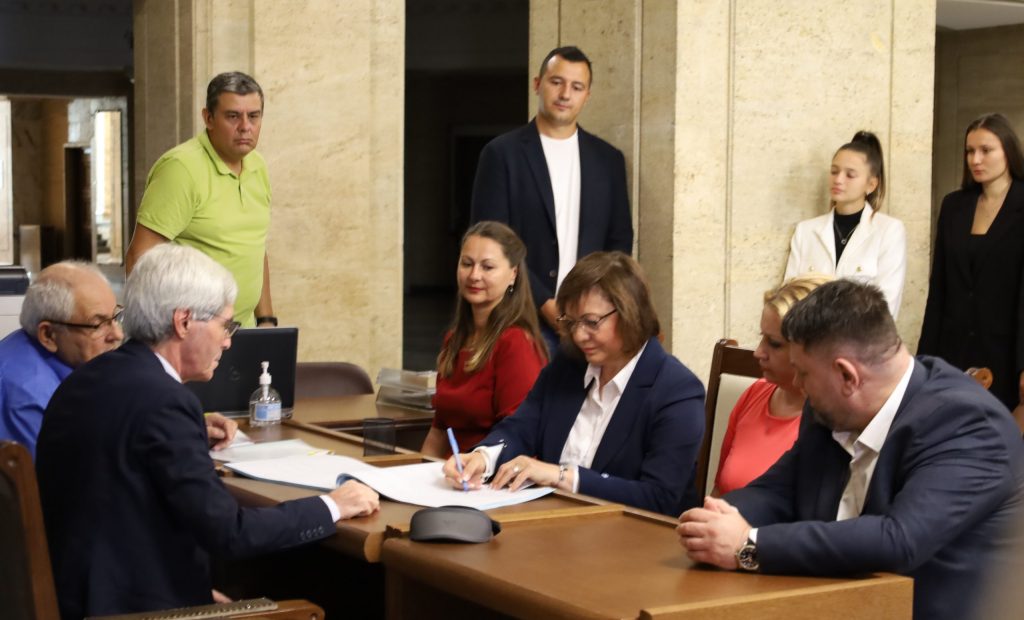 Корнелия Нинова смята, че местните избори са възможност за истинска промяна 10 БСП се регистрира в ЦИК