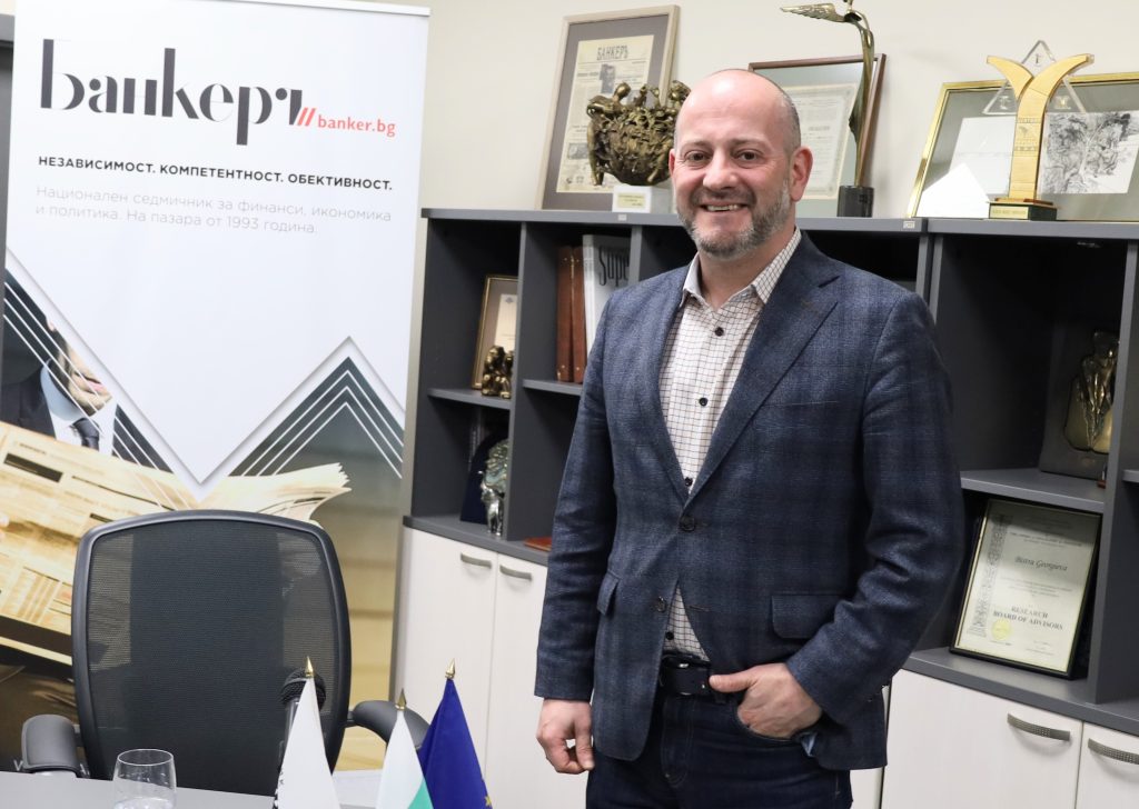 Радан Кънев: Борисов и Пеевски преди управляваха от скрити дивани, сега имената им се изписват слято (част І) 2 Радан Кънев