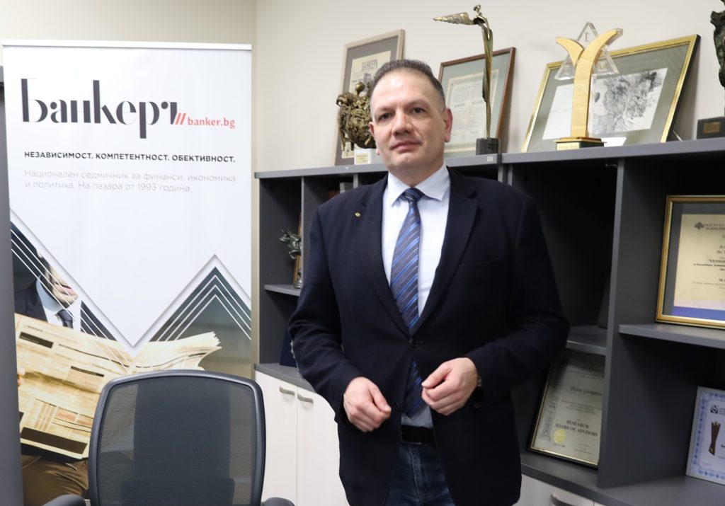 Адв. Петър Славов: КОЙ# вкара предложението регулаторите да се избират с мнозинство от 2/3? (част 1) 2 Петър Славов