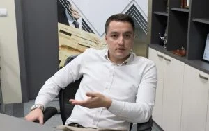 Божанков се извини за последните промени в Конституцията и посочи кой е поискал оставката му