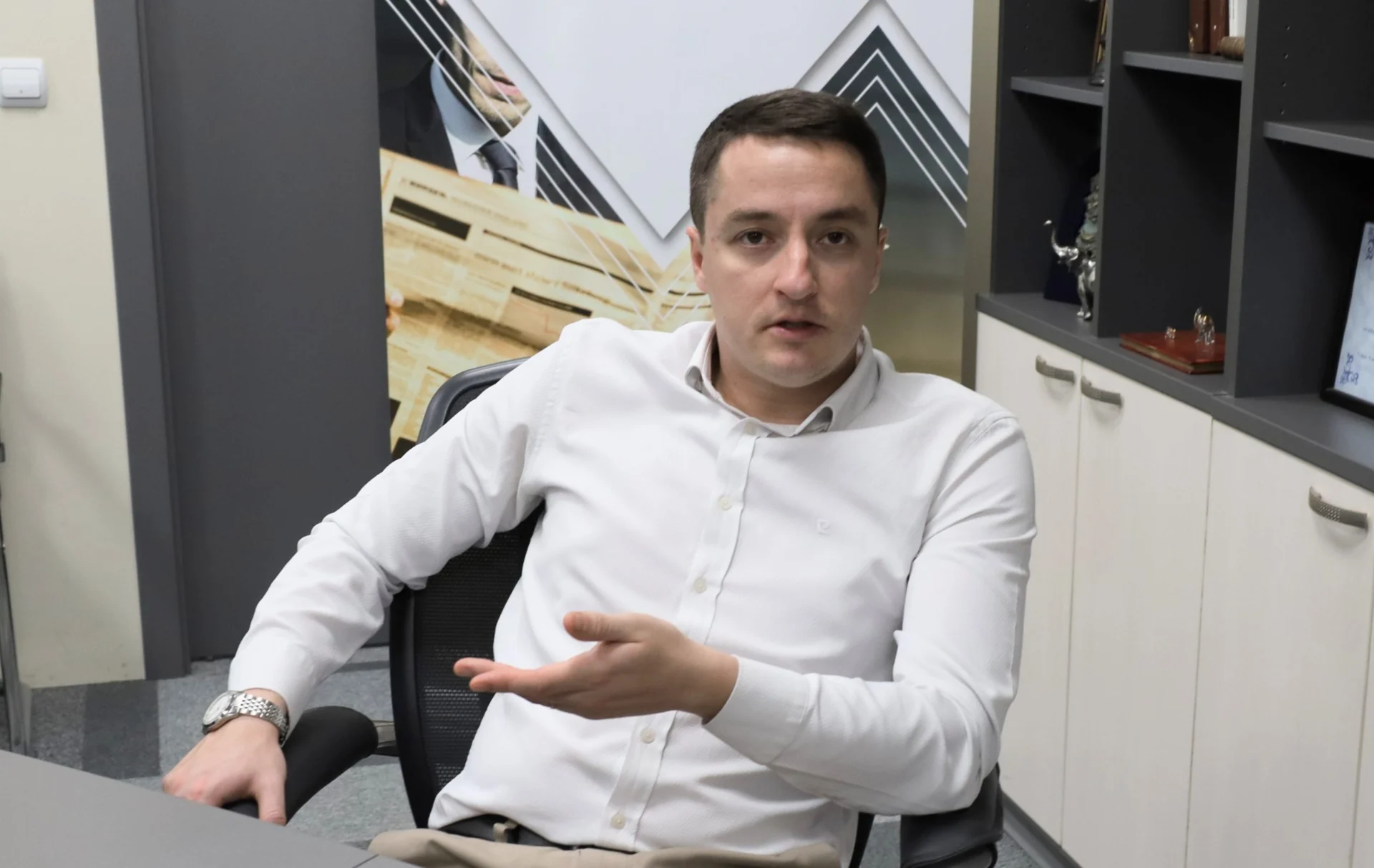 Божанков се извини за последните промени в Конституцията и посочи кой е поискал оставката му