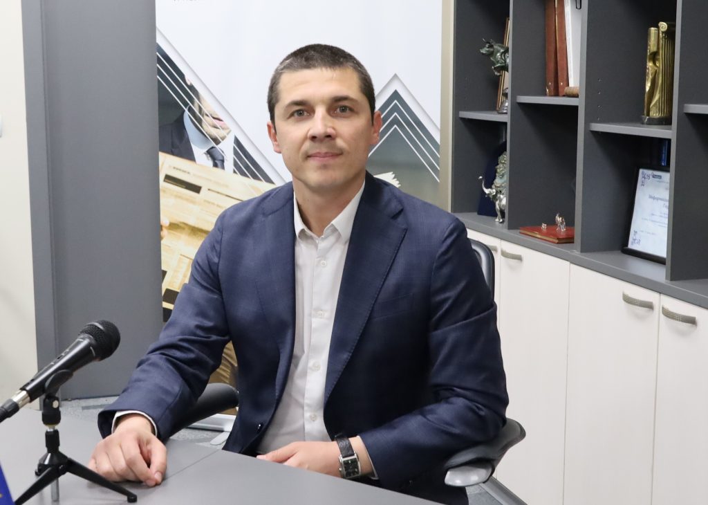 Мирослав Иванов: Зад ъгъла наднича правителство с премиер Пеевски. Или Борисов (част 2)