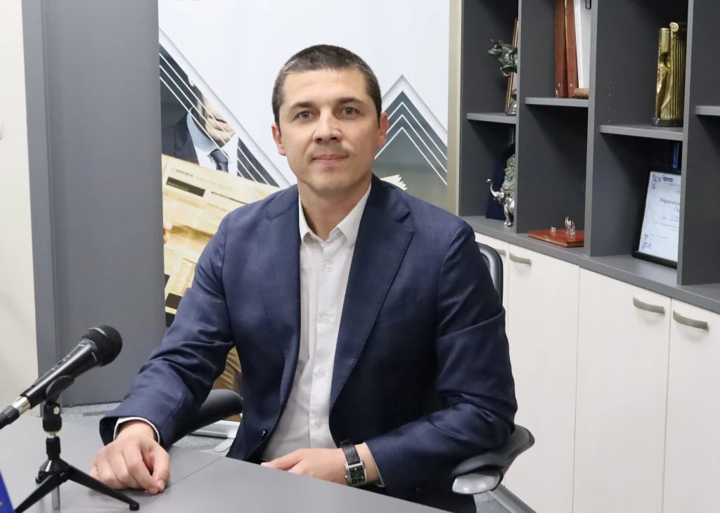 Мирослав Иванов: Зад ъгъла наднича правителство с премиер Пеевски. Или Борисов (част 2)